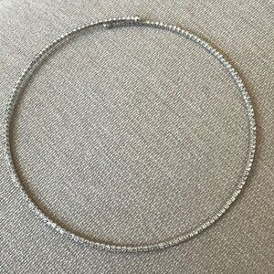 Silver-Tone Women’s choker Necklace - Elegant diamond sparkle